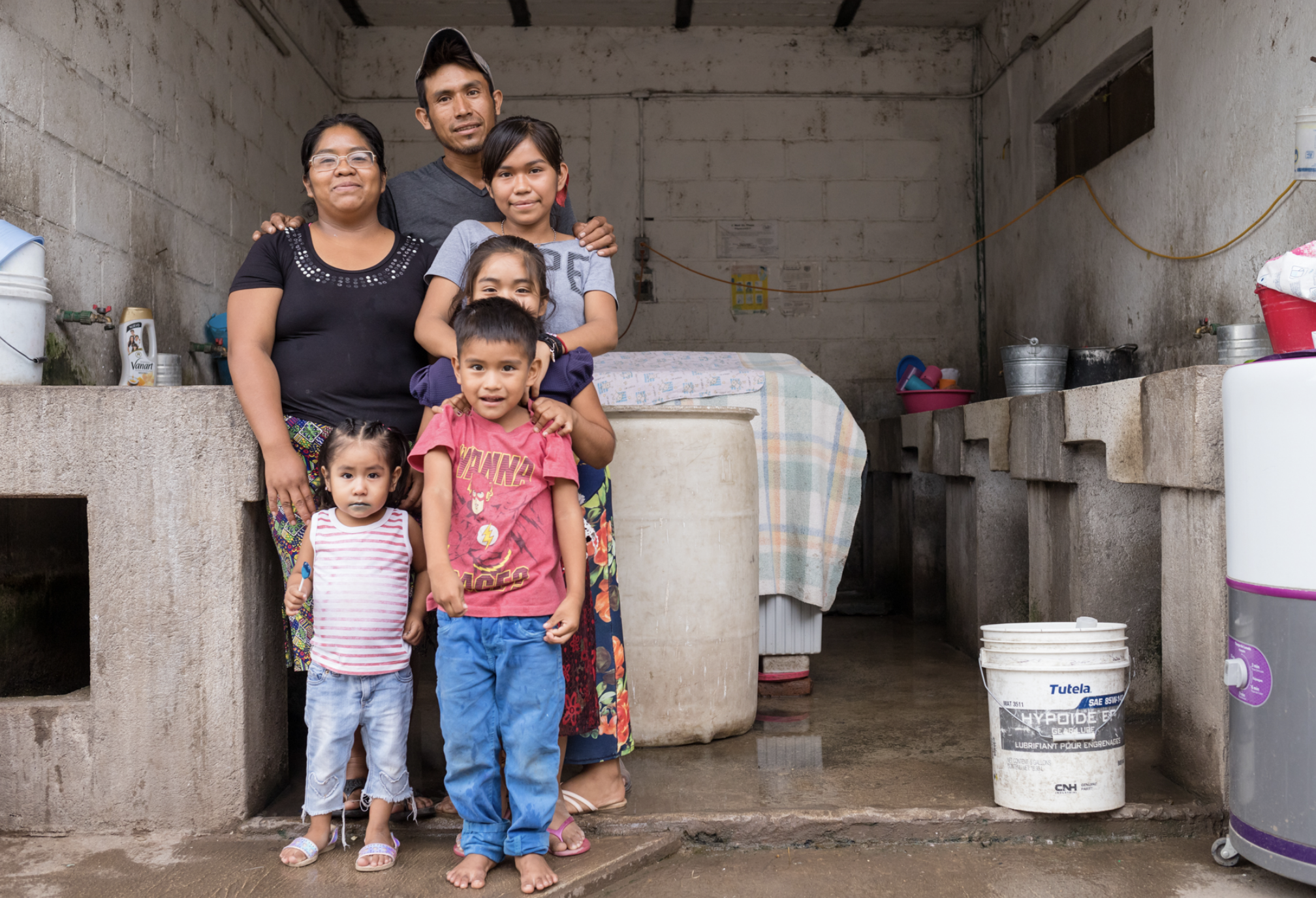 Ceferina, her daughters, her son, and her husband.   Photo: UN Women/Dzilam Méndez
